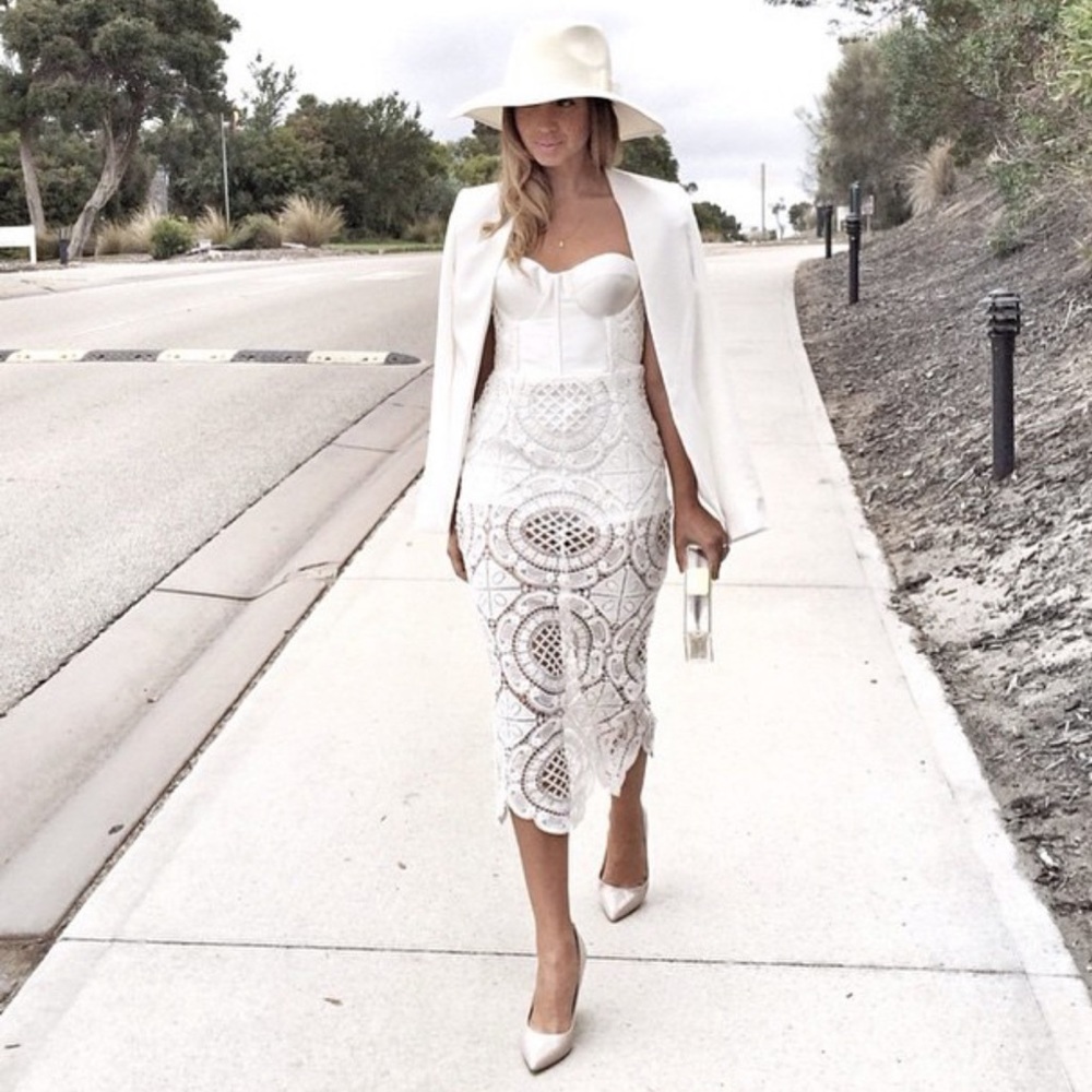 Crochet White dress in Medium but fits like an XS